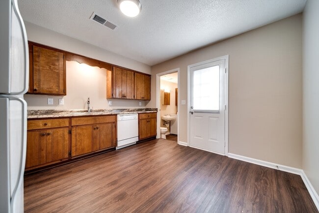 Building Photo - 1184 Meadowview Dr