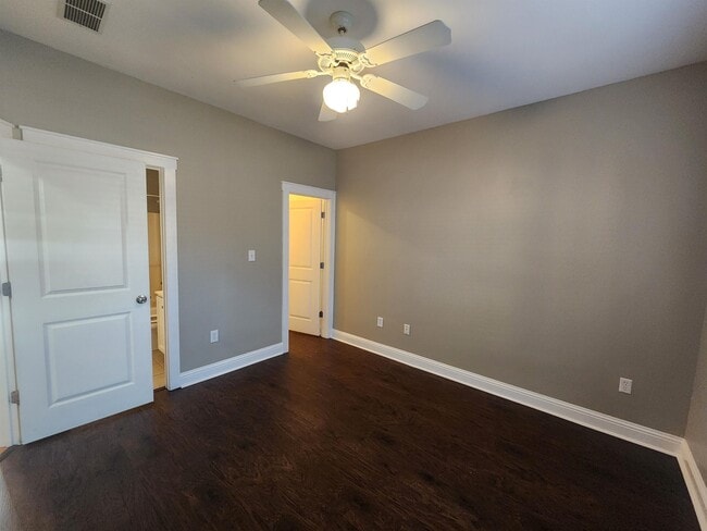 Building Photo - 110 Artisan Pl