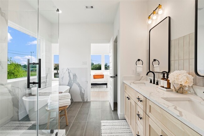 Building Photo - 4110 Cortlandt St