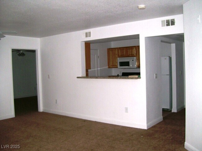Building Photo - 5055 W Hacienda Ave