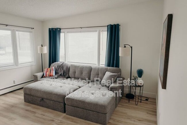 Building Photo - 3007 W 33rd Ave