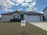 Building Photo - 4910 Parkwood Dr