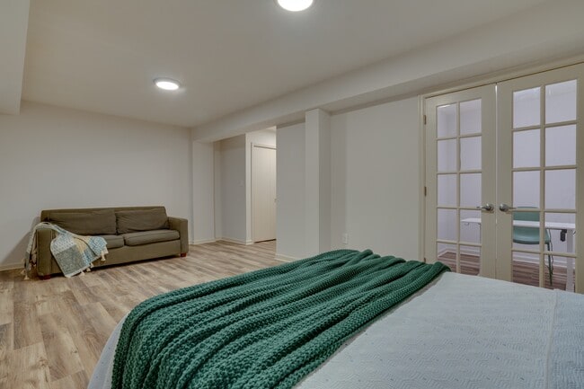 Building Photo - 8032 St Annes Ct