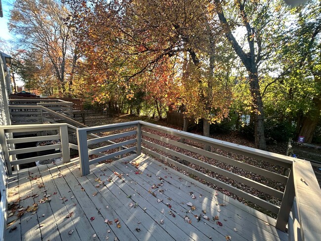 Building Photo - 2 bed 2 bath Townhouse in Woodmill