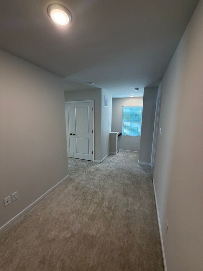 Building Photo - Modern Two-Story Townhome with Open Floor Plan and Garage