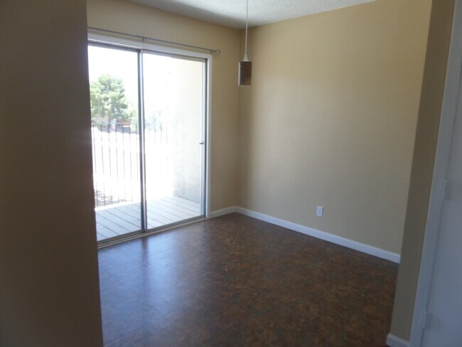 Building Photo - 4404 Plaza Vista