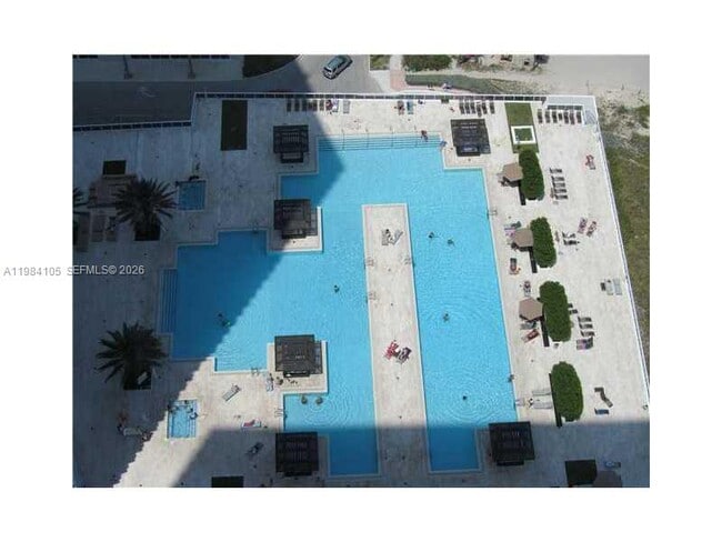 Building Photo - 1830 S Ocean Dr