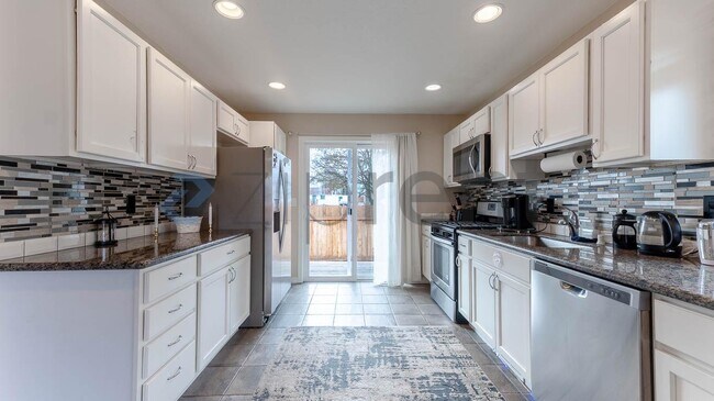 Building Photo - 7125 N Crestline St