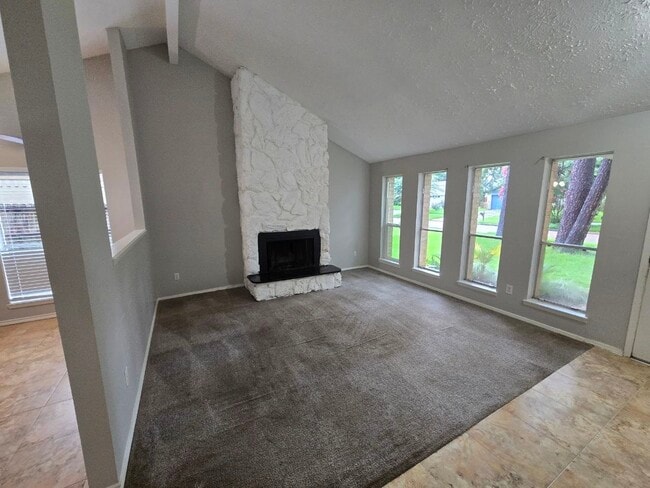 Building Photo - 7026 Foxfield Ln
