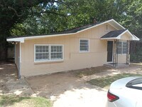 Building Photo - 2939 Urban Ave