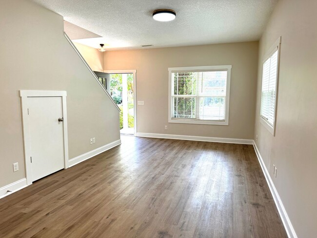 Building Photo - West AVL - Remodeled Two Bedroom Home Avai...