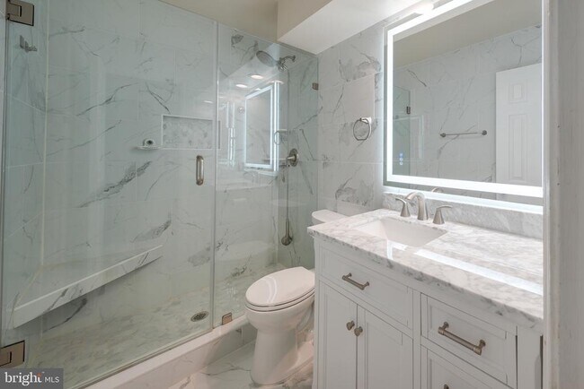 Building Photo - 12863 Mill Brook Ct