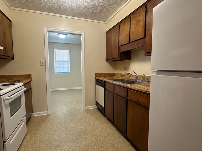 Building Photo - ~4613 Renee St