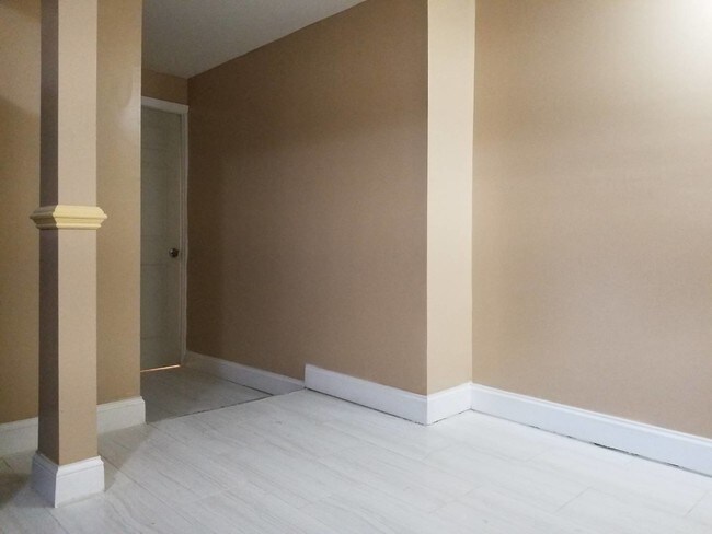 Building Photo - 176-44 130th Ave