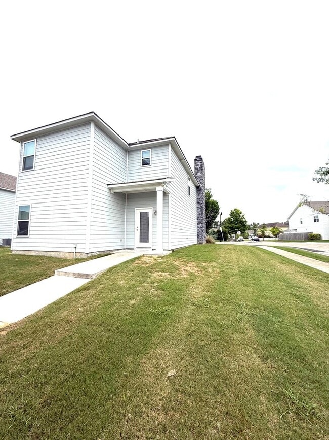 Building Photo - ** 4 Bed 3 Bath located in The Orchards, Pike road ** Call 334-366-9198 to schedule a self showing