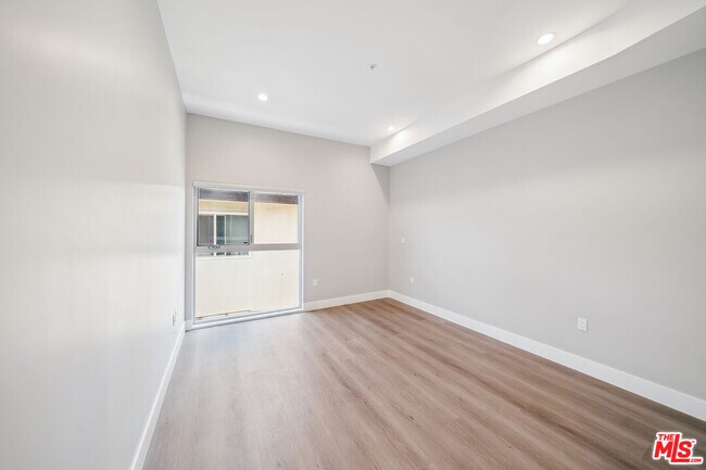 Building Photo - 1223 Hayworth Ave