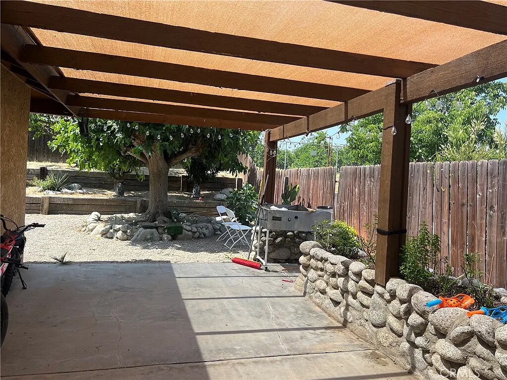 Building Photo - 45943 Bentley St