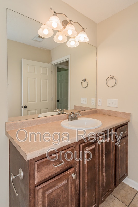 Building Photo - 13865 Roanoke Dr