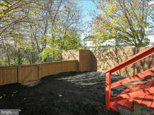 Building Photo - 211 Little River Dr