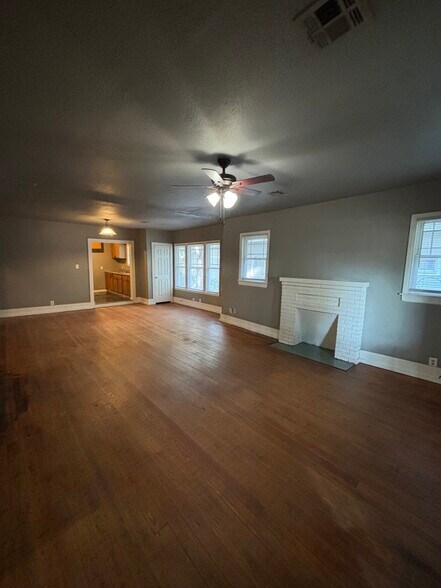 Building Photo - 1108 N Cheyenne Ave
