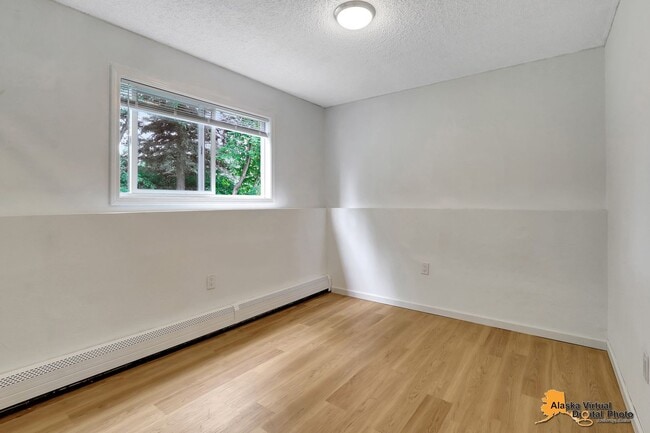 Building Photo - 430 Schodde St