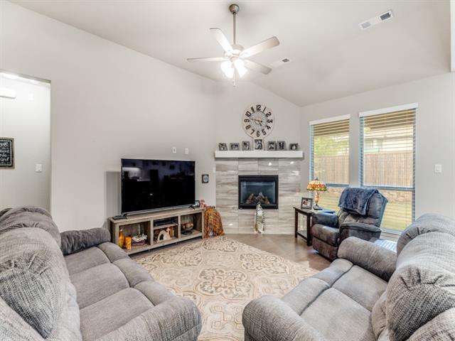 Building Photo - 1608 Carnation St