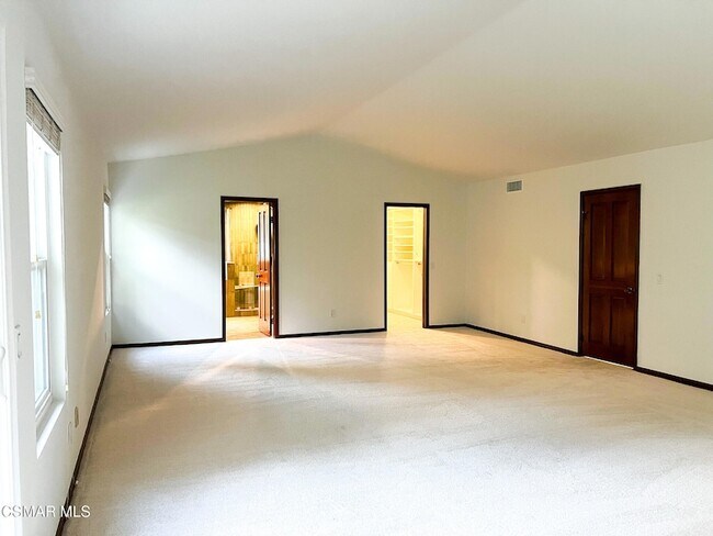 Building Photo - 5630 Hurford Ct