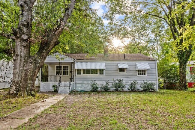 Building Photo - 832 Meadowbrook Dr