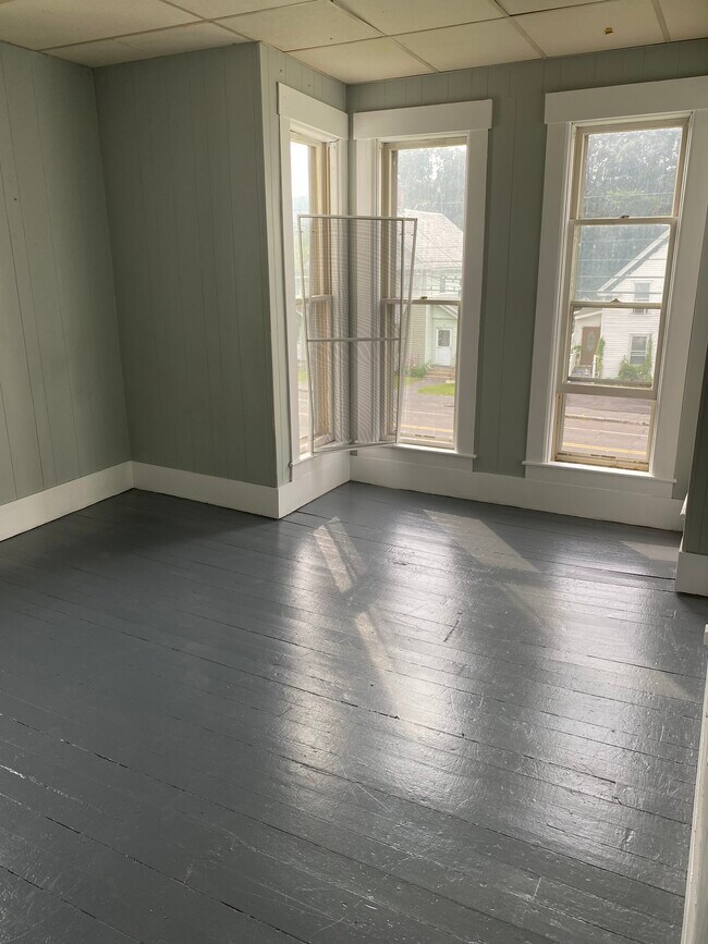 Building Photo - 77 W Main St