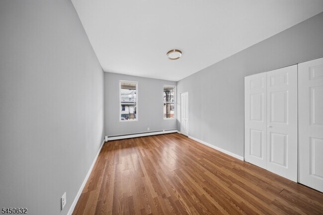 Building Photo - 231 Clark Pl