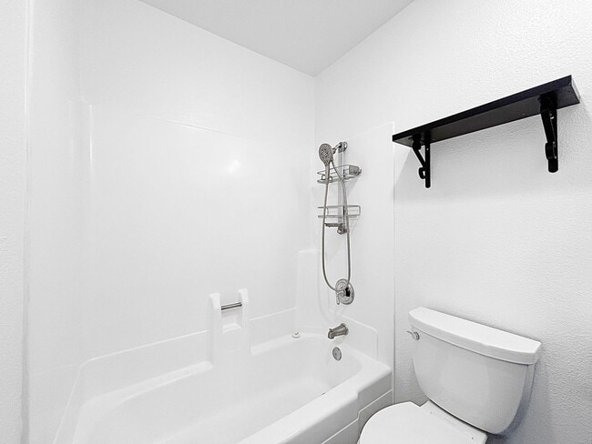 Building Photo - Charming 1BD/1BA Condo in Allied Gardens W...