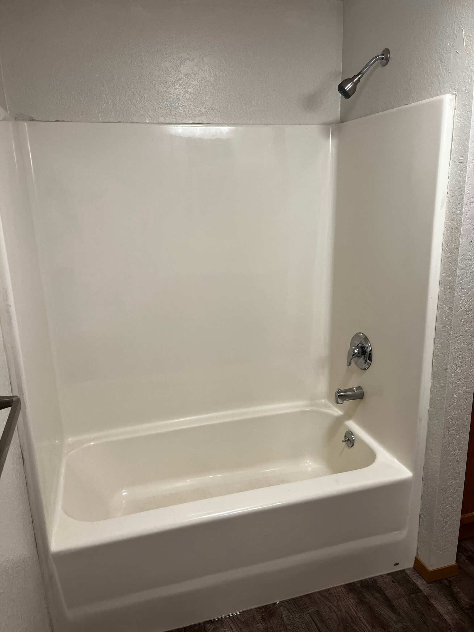 Main Floor Bathroom tub and shower - 1800 S Grange Ave