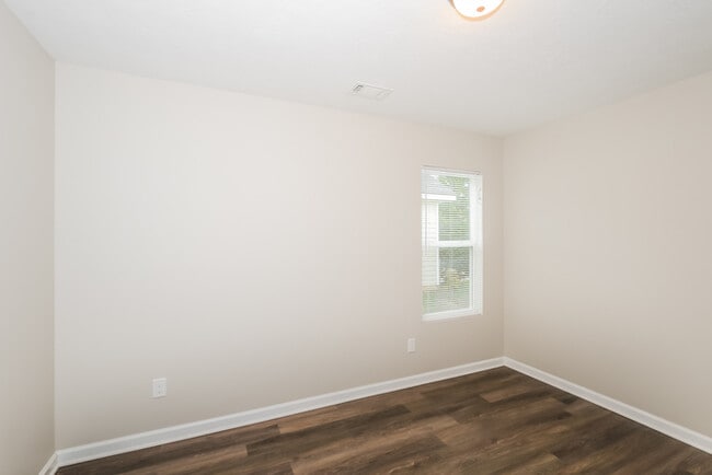 Building Photo - 514 Sebastian Dr