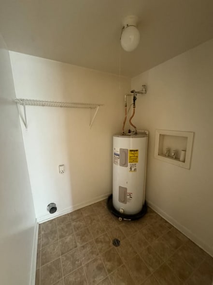 Building Photo - 600 Reusens Rd