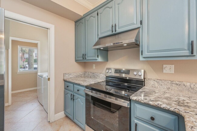 Building Photo - 272 Calusa Blvd