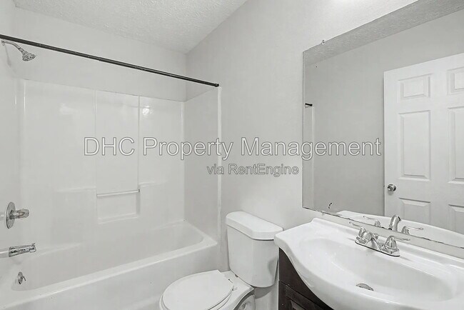 Building Photo - 1167 Hubbard St SW