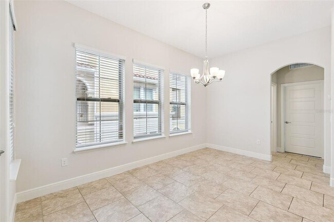 Building Photo - 2333 Lobelia Dr
