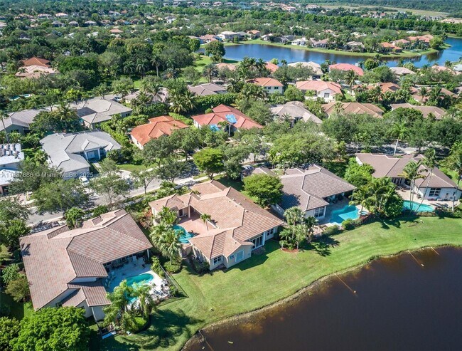 Building Photo - 2664 Edgewater Dr