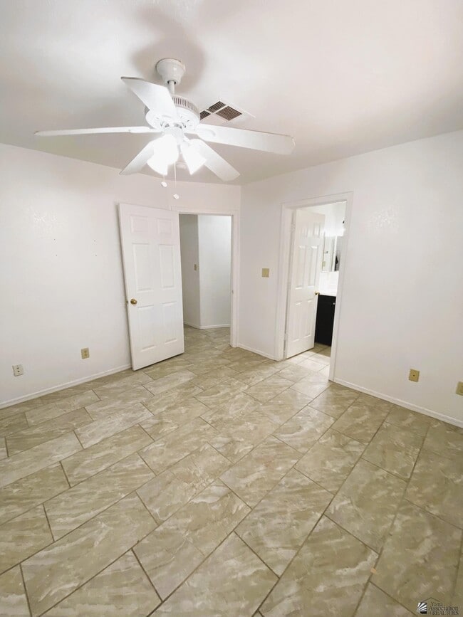 Building Photo - 1422 Andrea Ave