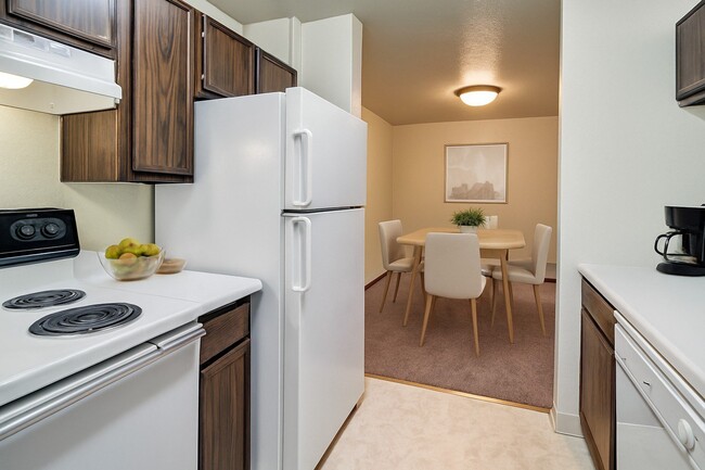 Building Photo - Ladera Villa