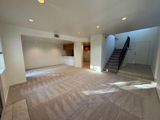 Building Photo - 525 Orange Grove Pl