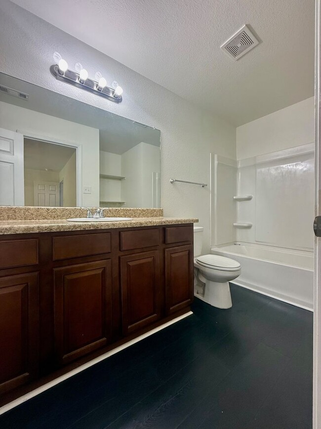 Building Photo - 1113 Meadows Edge Dr