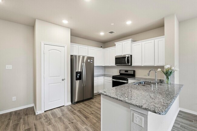 Building Photo - 8038 Scanlan Trce