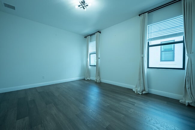 Building Photo - 13026 Artisan Cir