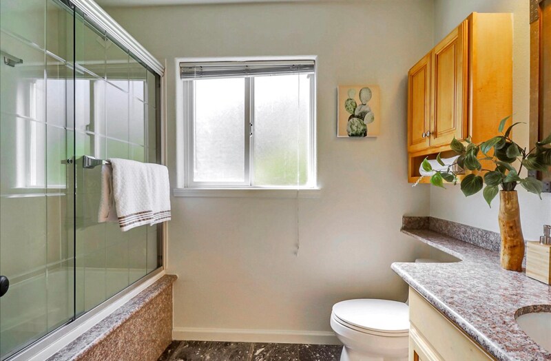 Building Photo - 986 Pope Way