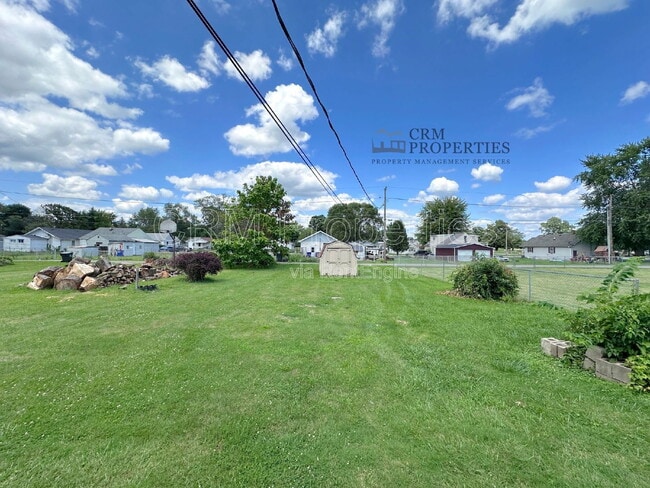 Building Photo - 1034 E Elm St