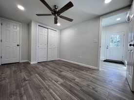 Building Photo - 16 Chivalry Ln