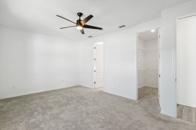 Building Photo - Newer Construction! Tons of Amenities! Wildlight Community!