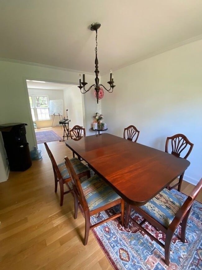 Building Photo - Welcome to this stunning fully furnished 4...