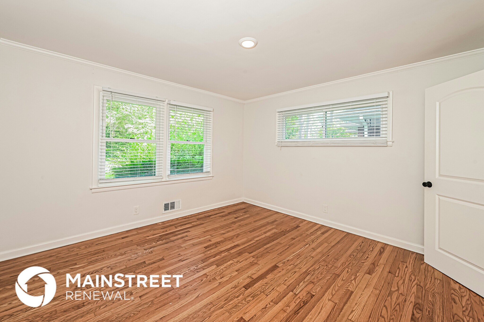 Building Photo - 1512 Knollwood Terrace